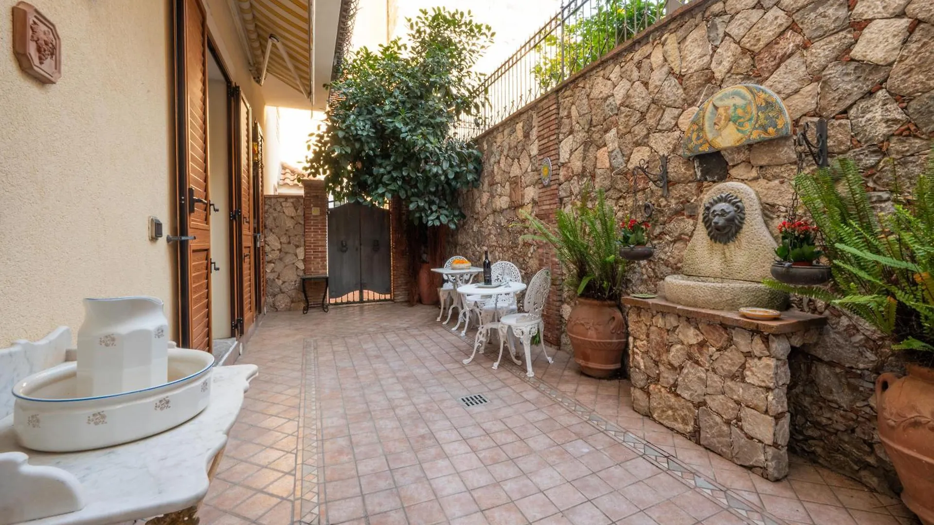Casa D'Arte Taormina Apartment Italy