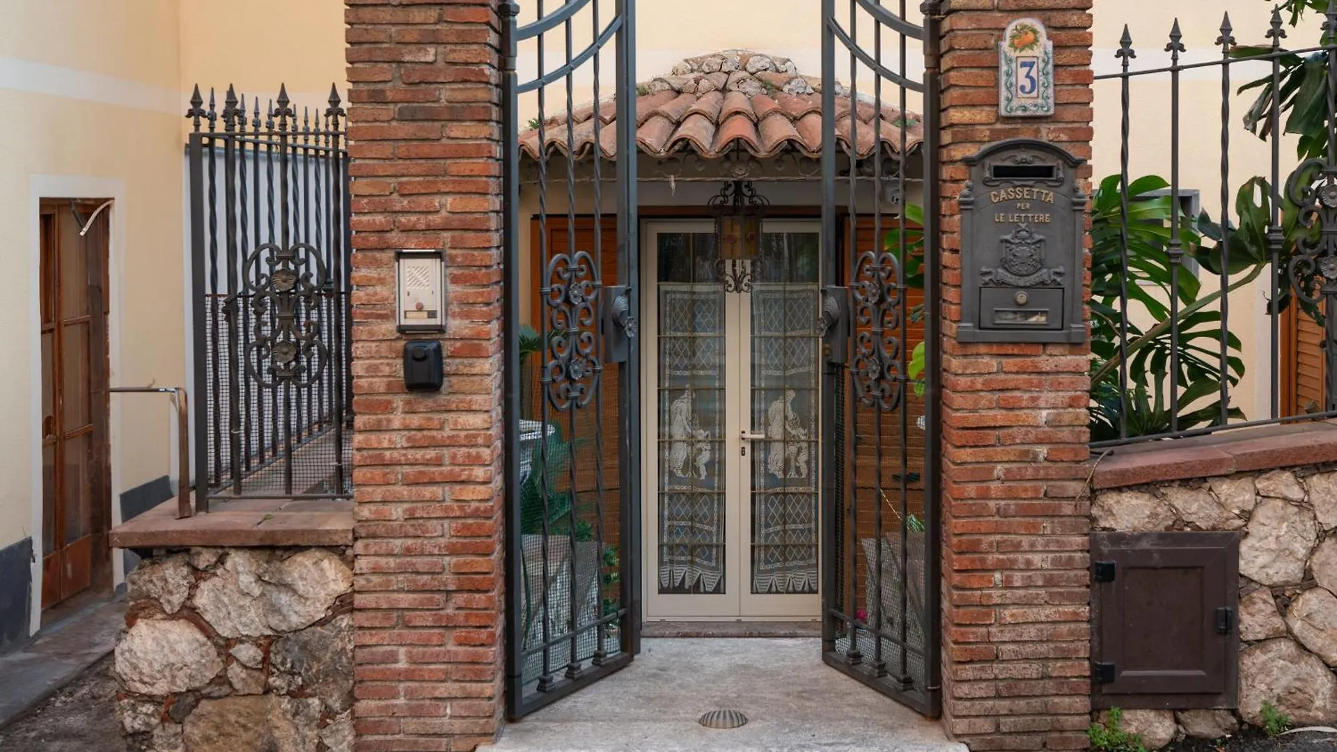 Casa D'Arte Taormina Apartment